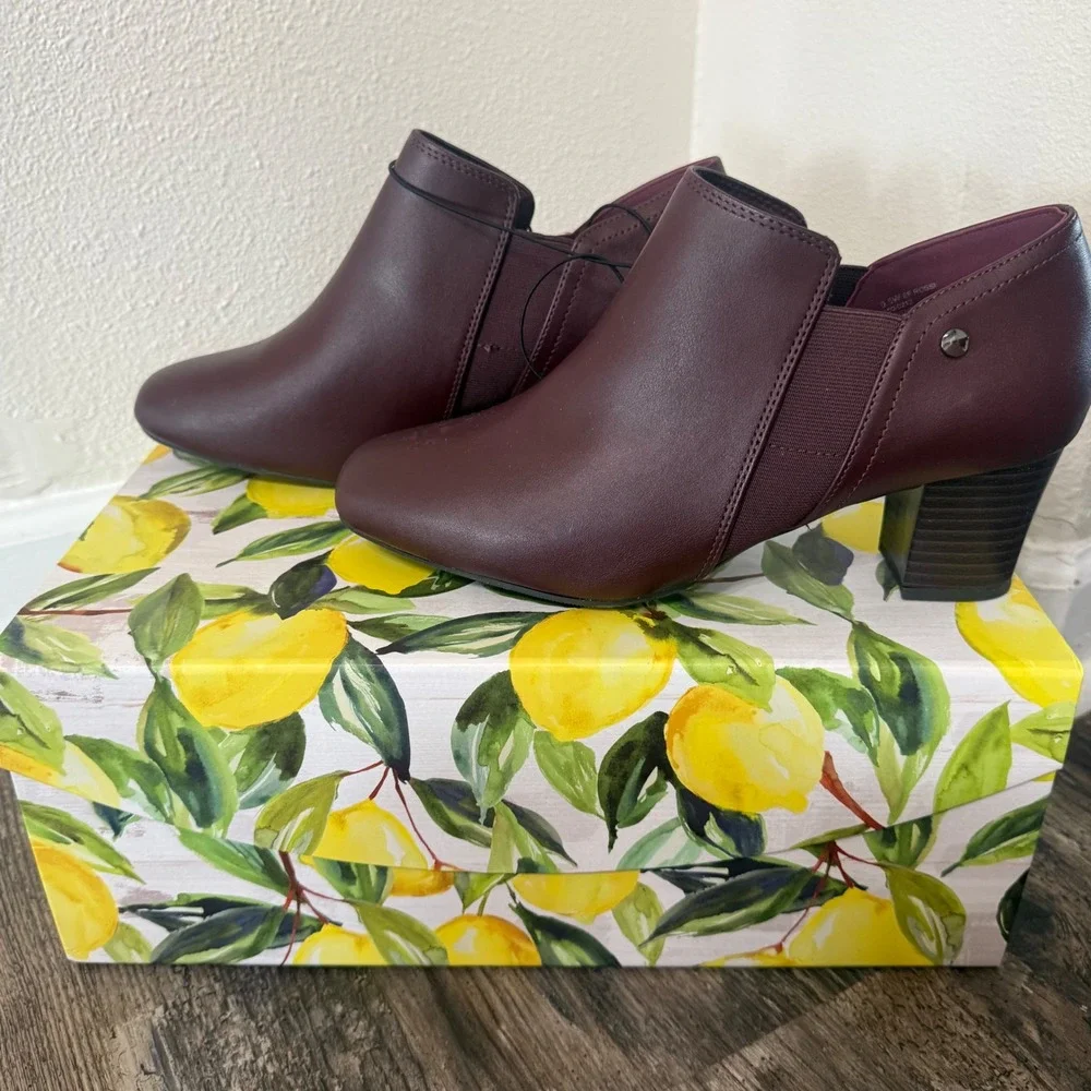 East 5th Burgundy Classic Modest Ankle Fall Boots Professional Block Heel 9.5W